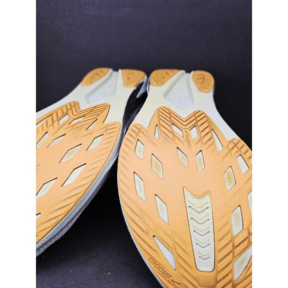 Brooks Women 10.5 Comfy footwear - Picture 2 of 11